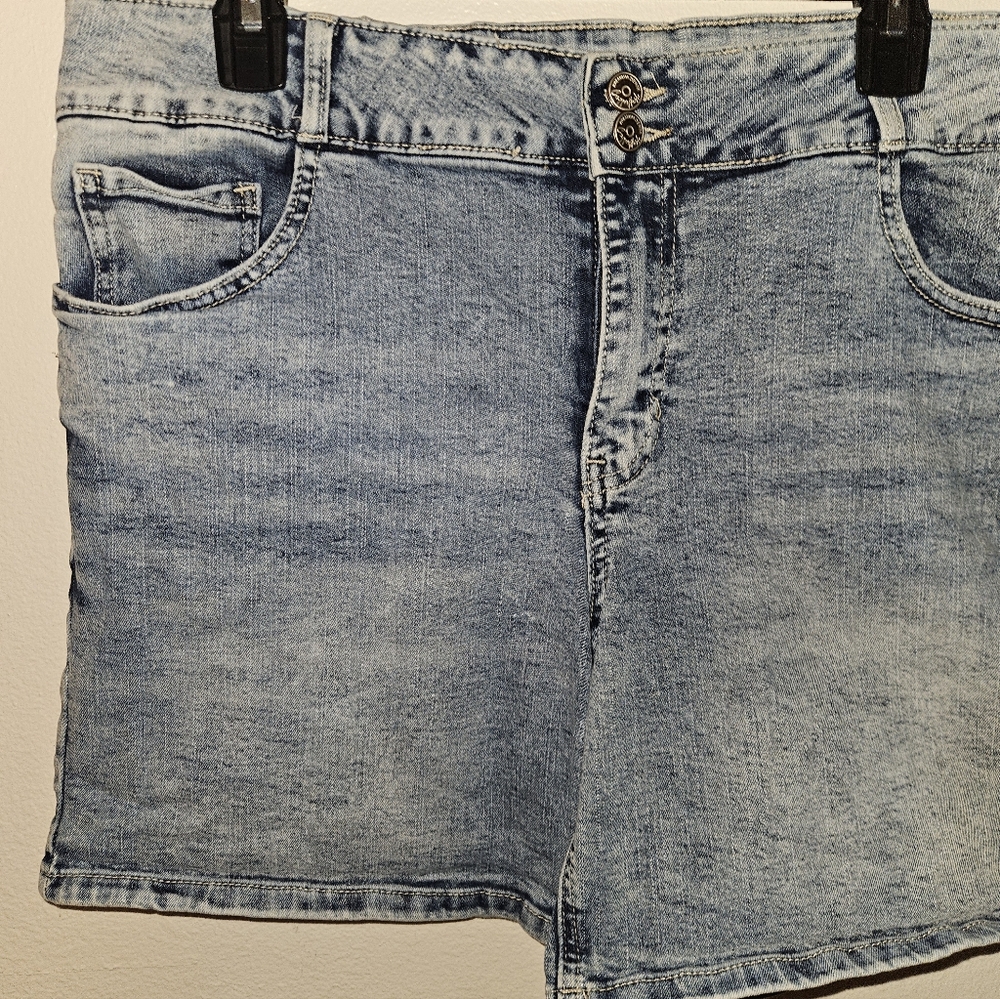 Copper Flash Womans Mid Rise Jean Shorts Size 16 - Picture 4 of 15